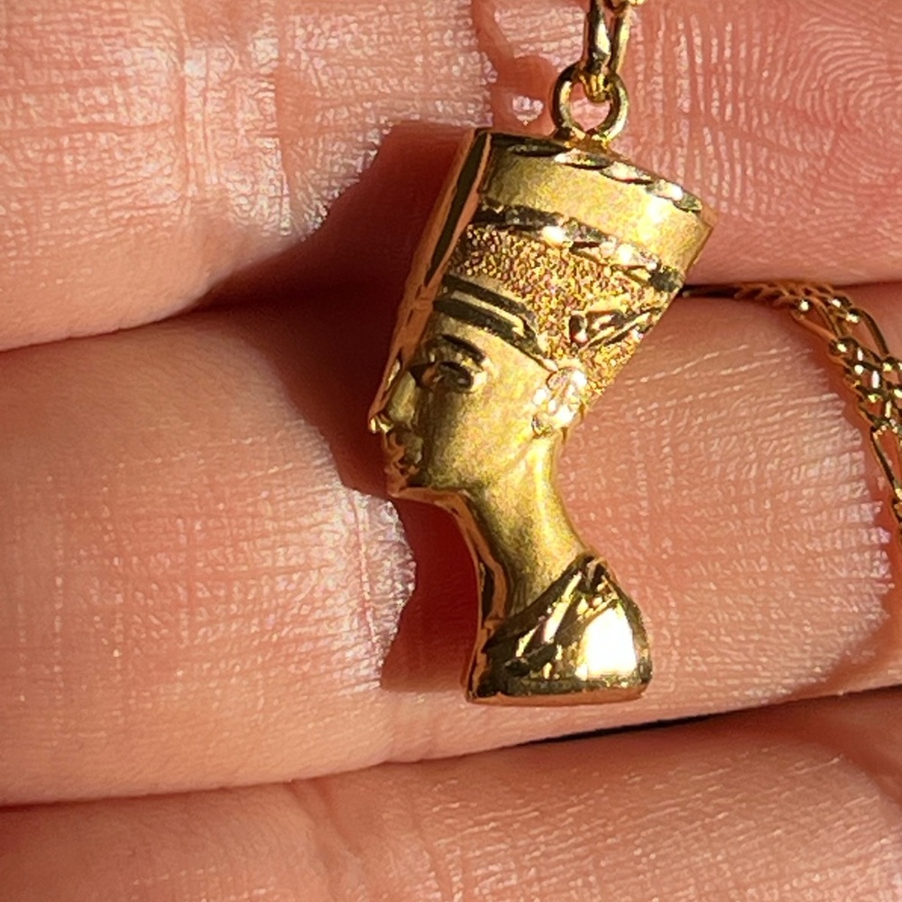 18k gold Egyptian Queen 3-D,Double Sided necklace - Picture 3 of 15